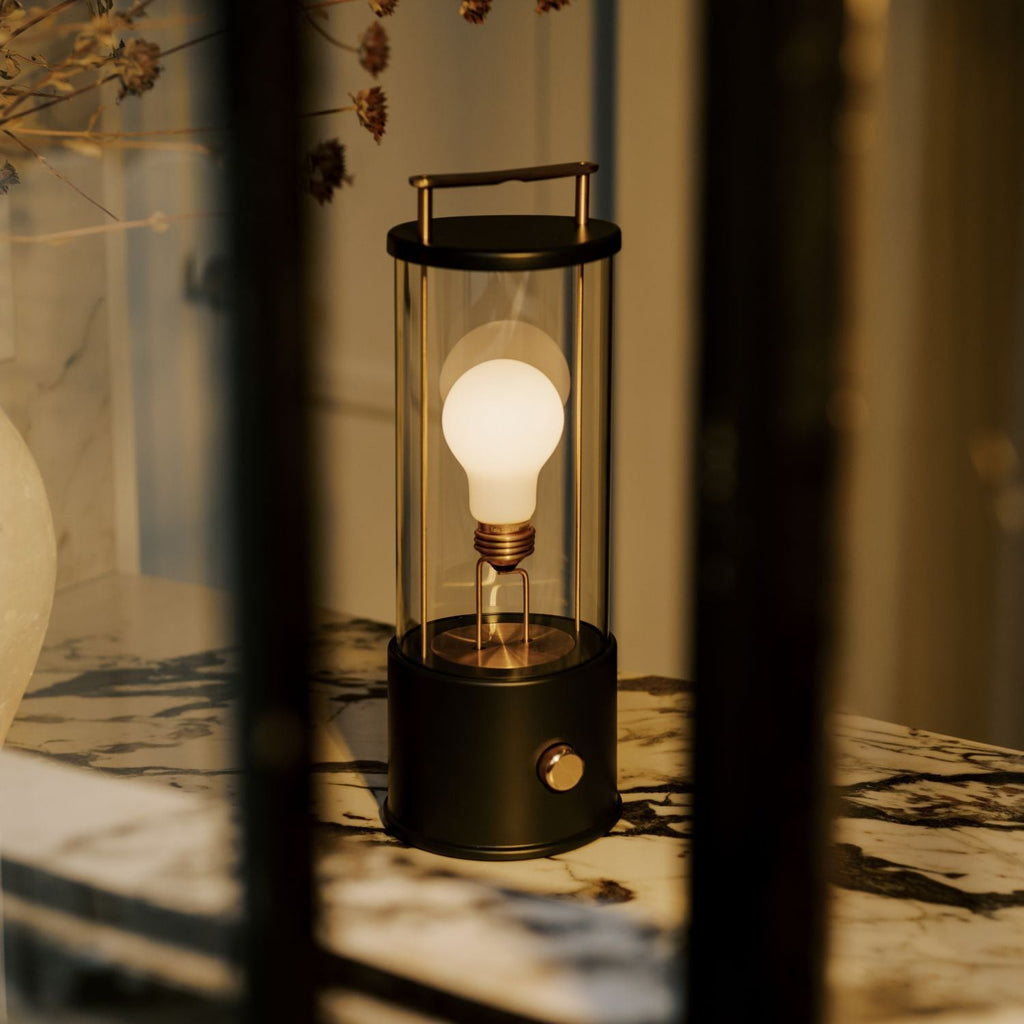 ace The Muse Portable Lamp – Hackles Black