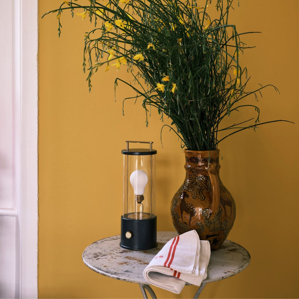 ace The Muse Portable Lamp – Hackles Black