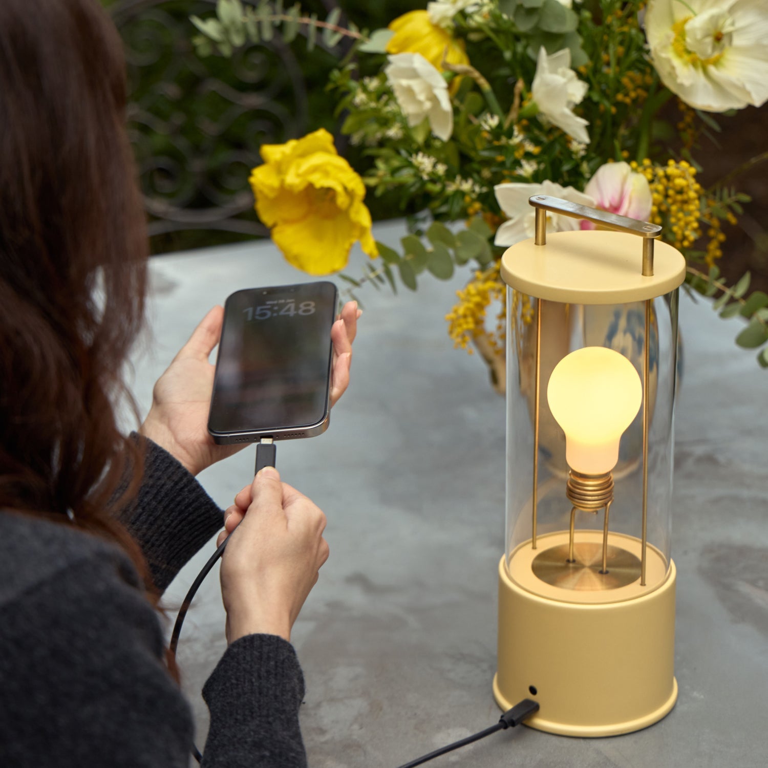 Portable Table Lamp in Hackles Black