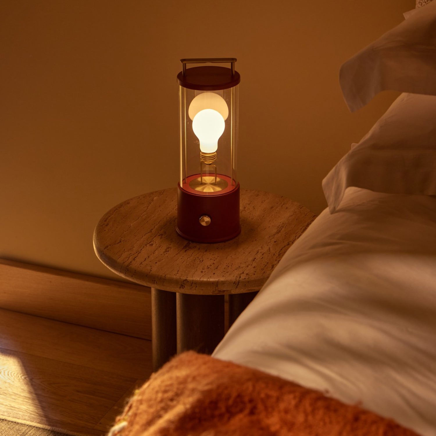 ace The Muse 2.0 Portable Lamp – Pomona Red
