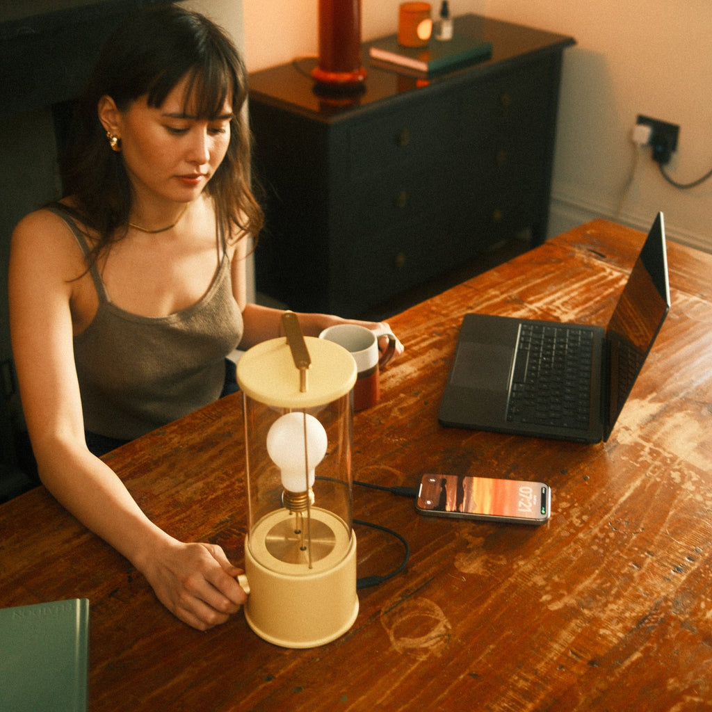 ace The Muse 2.0 Portable Lamp – Pomona Red