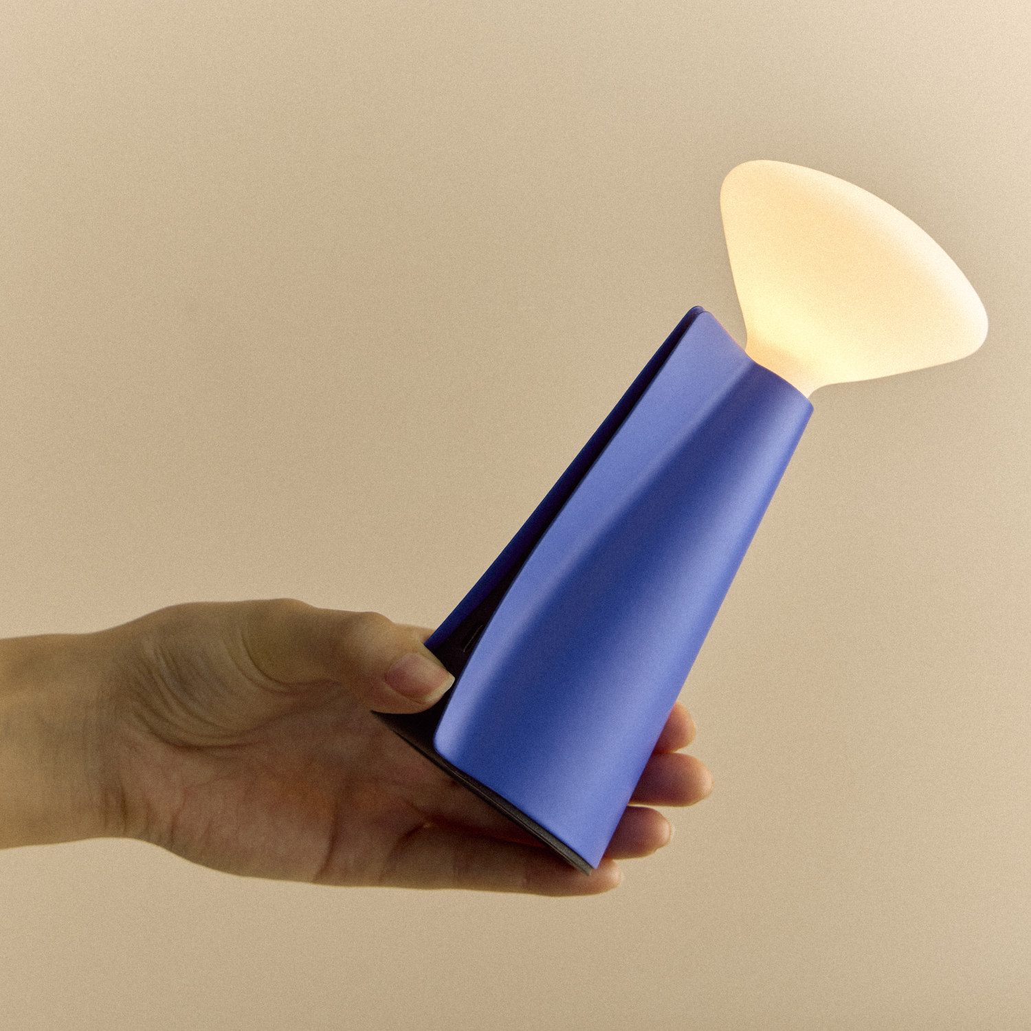 Mantle Portable Lamp Azure Blue