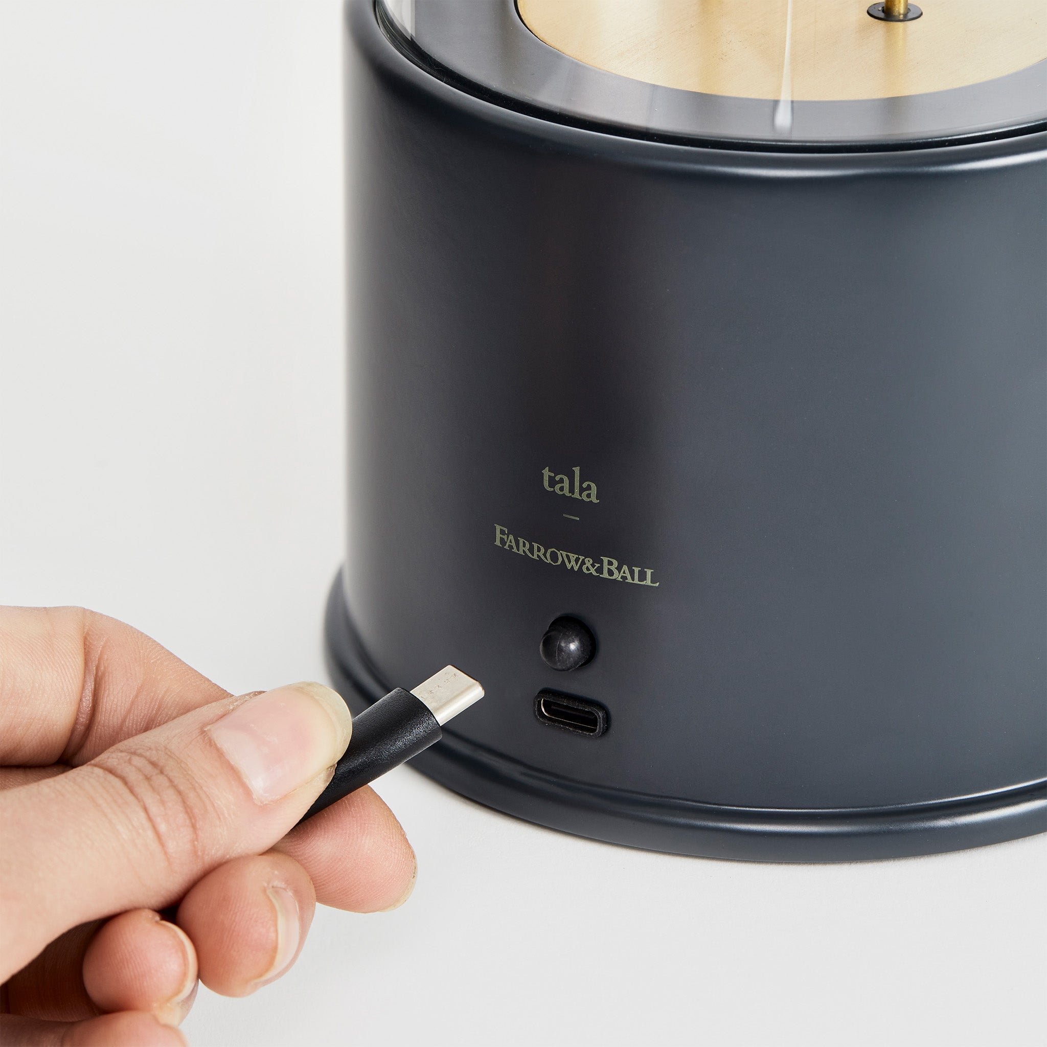 ace The Muse Portable Lamp – Hackles Black