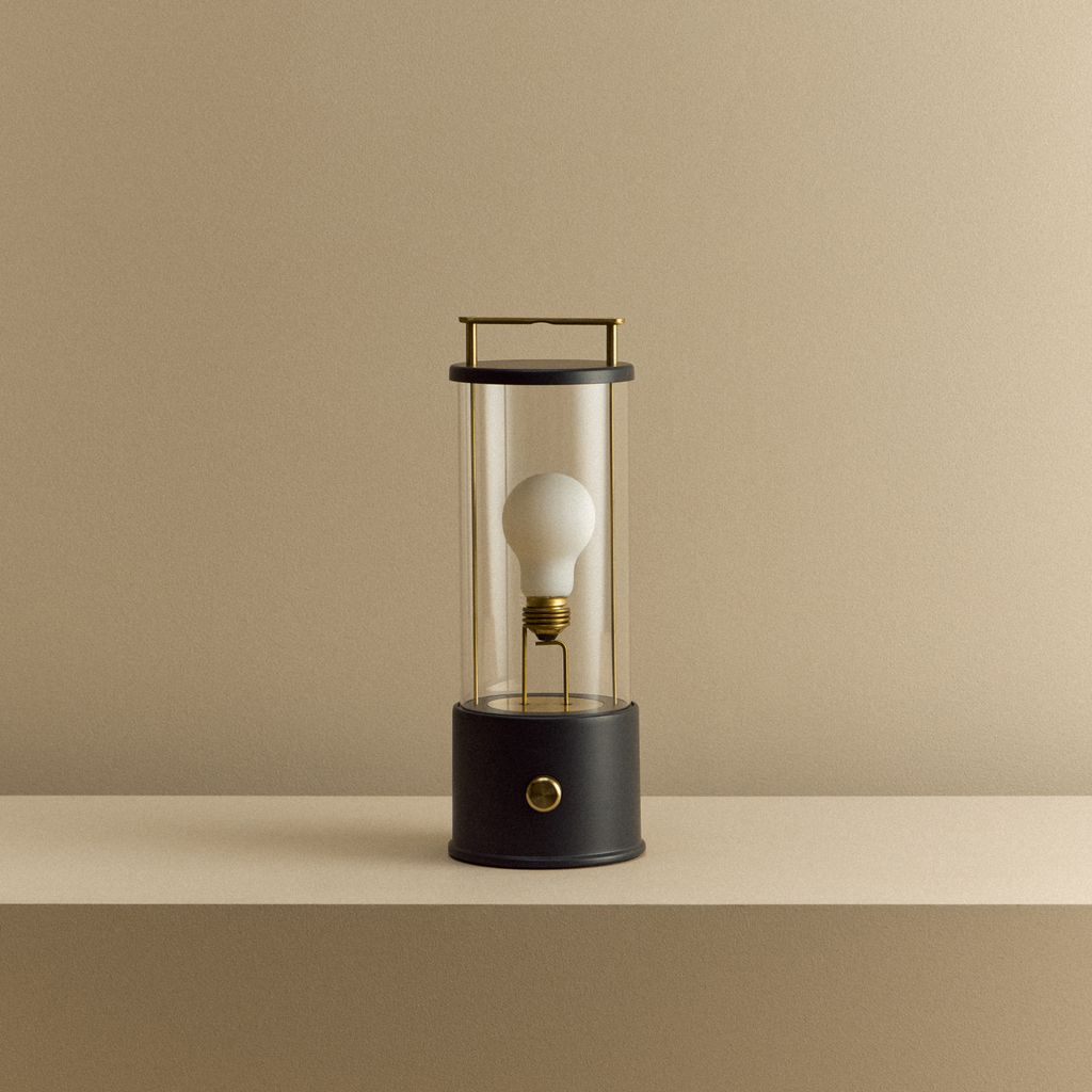 Portable Table Lamp in Hackles Black